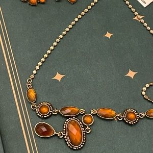 NWT necklace and earring set